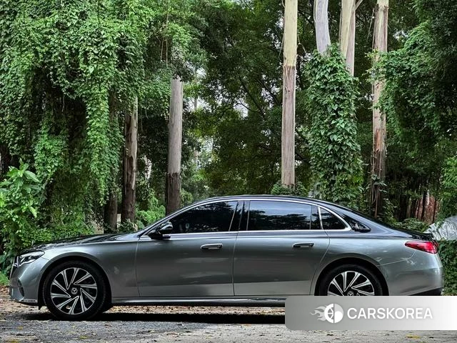 Mercedes-Benz E-class 2024 Черный из Китая, фото 6