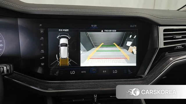 Volkswagen Touareg 3rd generation 2023 Белый из Кореи, фото 6