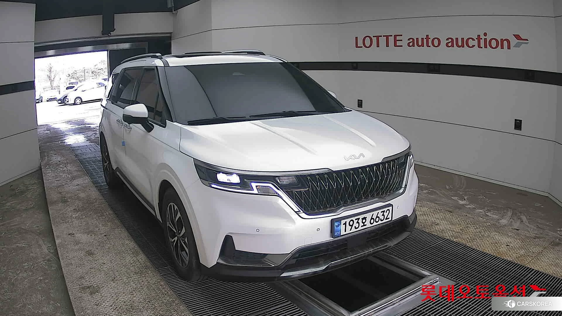 Kia Carnival 2023 Белый из Кореи, фото 6