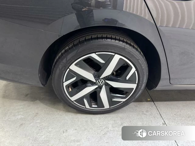Volkswagen Lingdu 2023 Темно-серый из Китая, фото 6
