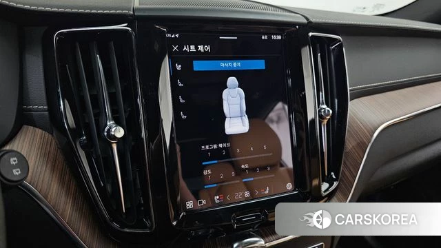 Volvo XC60 second Generation 2021 Черный из Кореи, фото 6