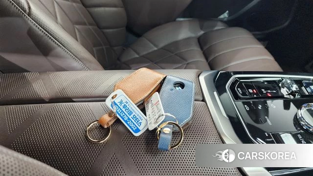 BMW 7 Series (G70) 2023 Черный из Кореи, фото 6