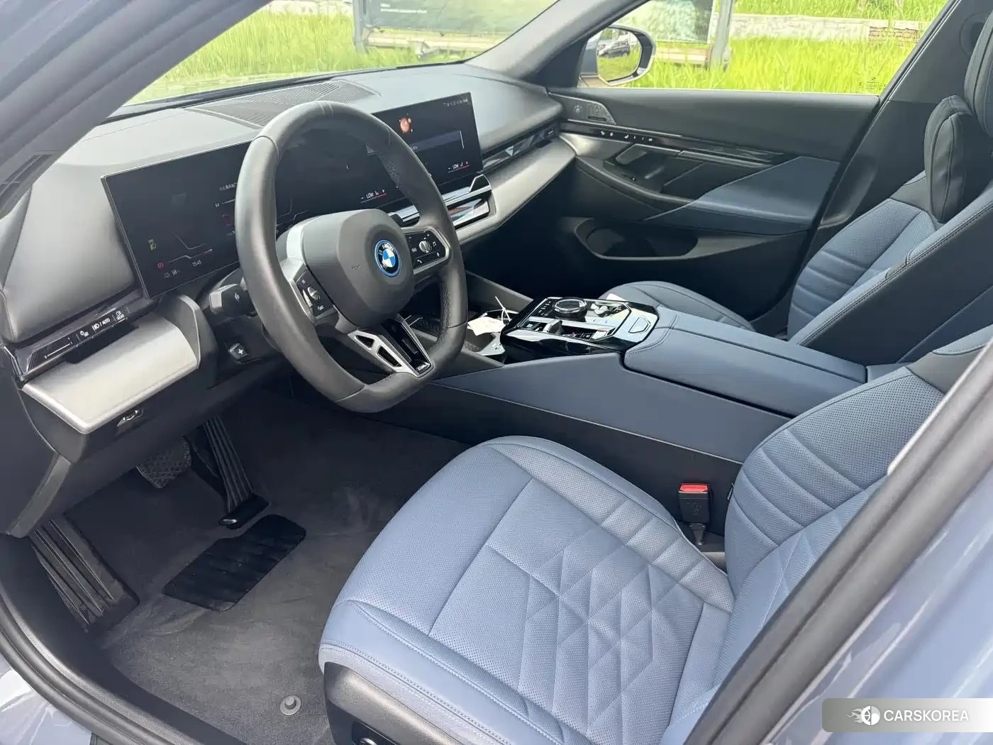 BMW i5 2024 Silver/gray из Китая, фото 6