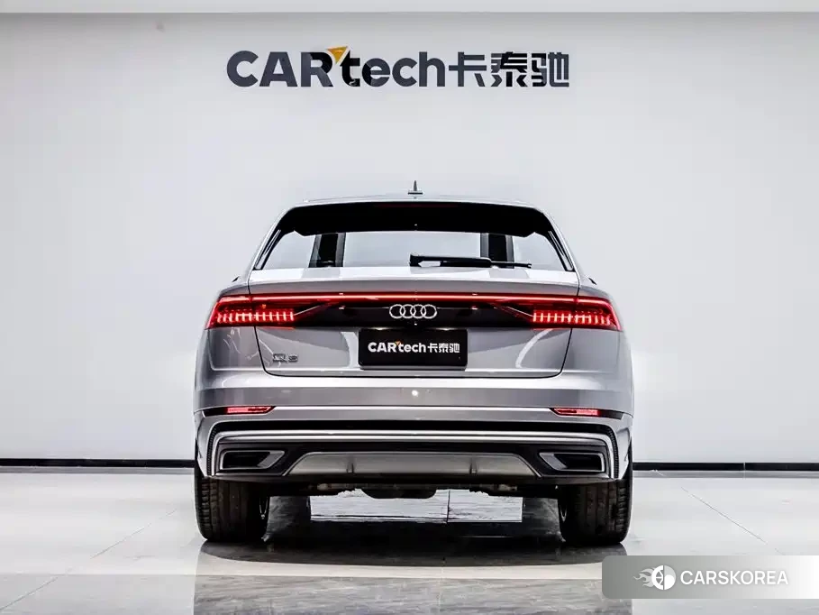 Audi Q8 2020 Silver/gray из Китая, фото 6