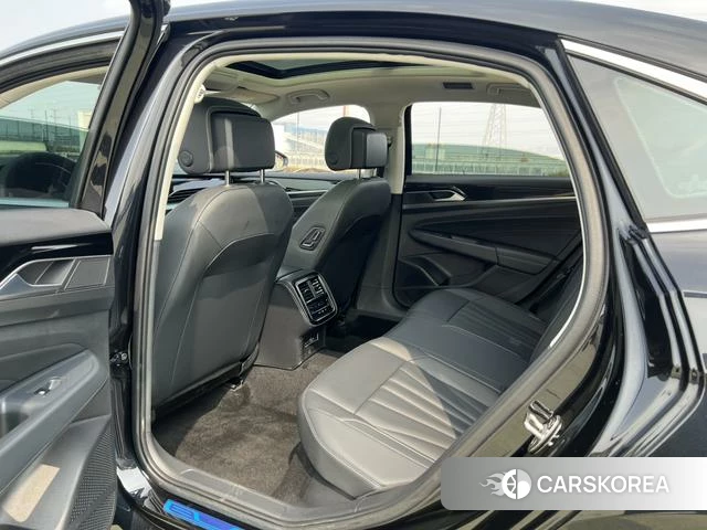 Volkswagen Passat 2025 Черный из Китая, фото 6