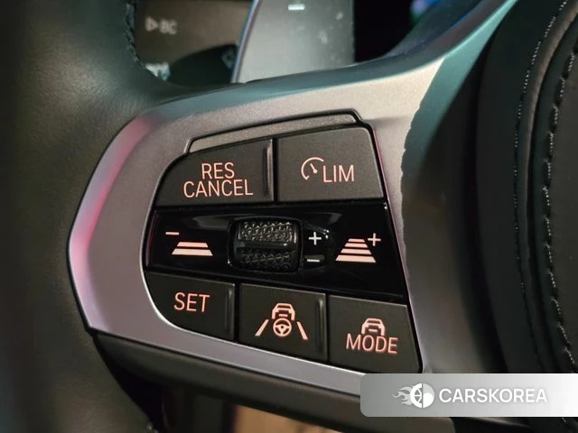 BMW 5 Series (G30) 2023 Светло-серебряный цвет из Кореи, фото 6