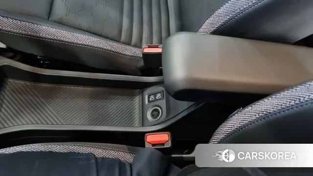 Mini Cooper C 4th generation 2025 Серебряный из Кореи, фото 6