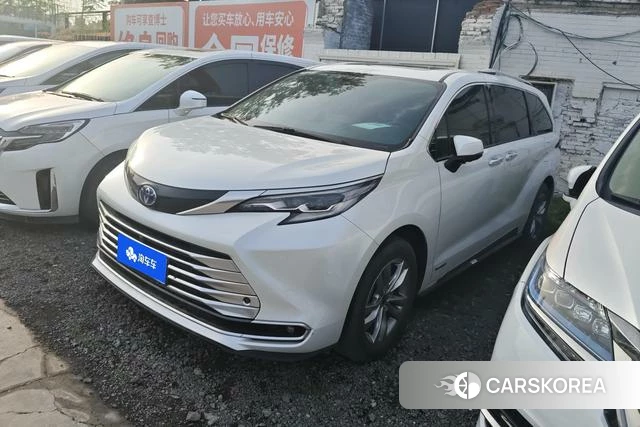 Toyota Saina 2022 Белый из Китая, фото 6