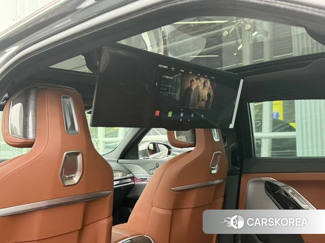 BMW 7 series 2023 Темно-серый из Китая, фото 6