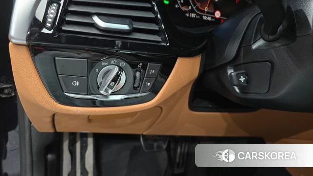 BMW 5 Series (G30) 2021 Черный из Кореи, фото 6