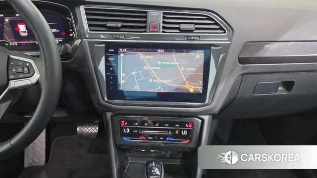 Volkswagen Tiguan second Generation 2023 Белый из Кореи, фото 6