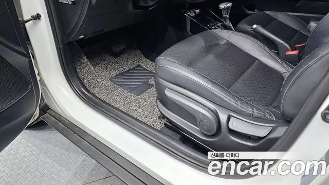 Kia Stonic id 2561231 из Кореи 6