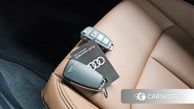 Audi Q3 (F3) 2025 Белый из Кореи, фото 6