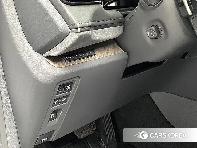 Lexus LM Second Generation 2025 Белый из Кореи, фото 6