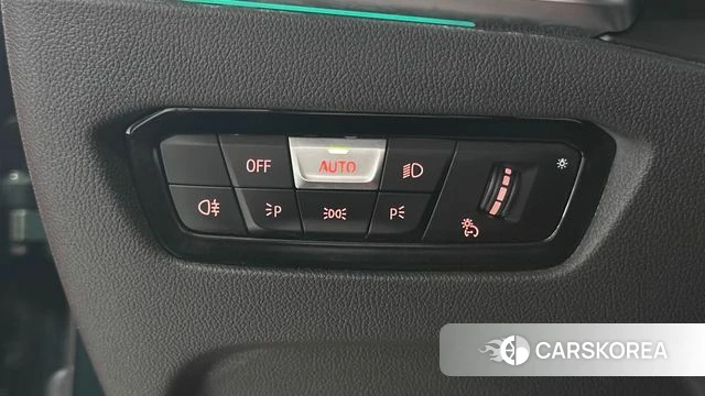 BMW 4 Series (G22) 2022 Темно-зеленый из Кореи, фото 6