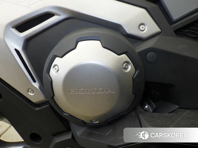 Honda X-ADV 750 id 4184744 из Японии 6