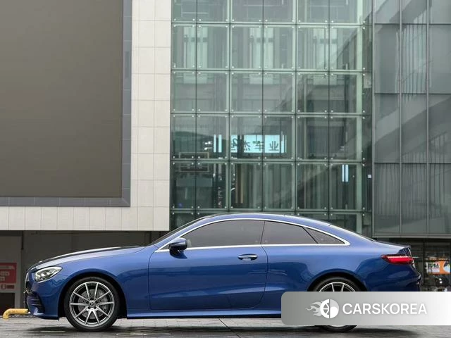 Mercedes-Benz E-class (imported) 2023 Синий из Китая, фото 6