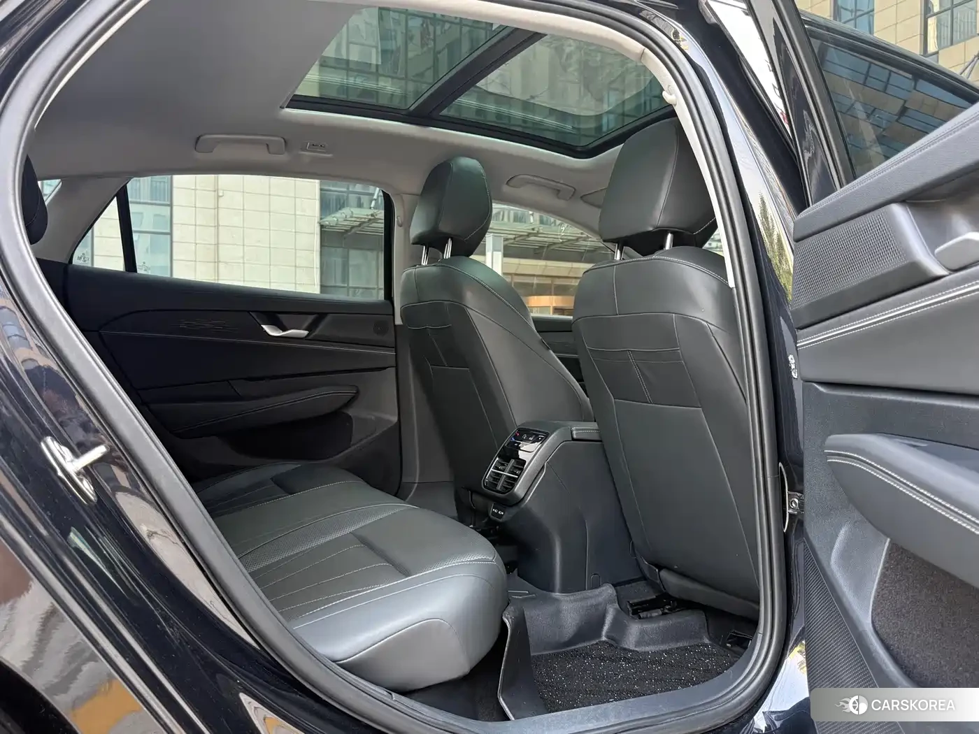 Volkswagen Passat 2024 Черный из Китая, фото 6