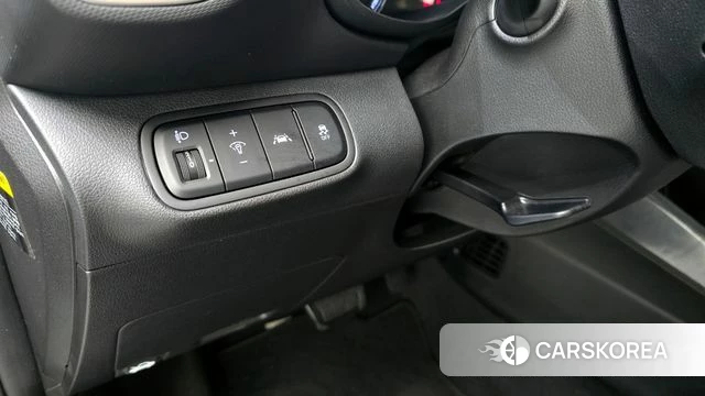 Hyundai Venue 2020 Серебристо-серый из Кореи, фото 6