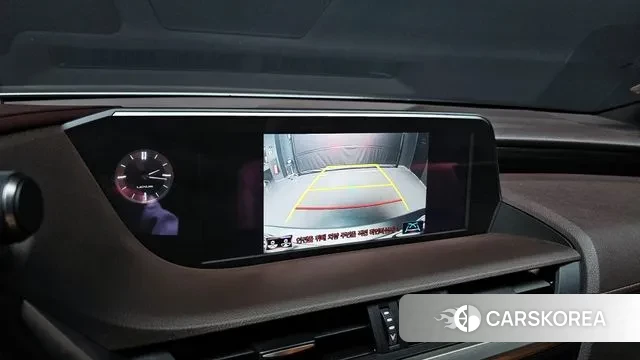 Lexus ES300h 7th generation 2020 Серебристо-серый из Кореи, фото 6