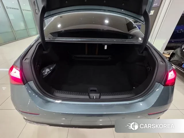 Mercedes-Benz E-Class W214 2025 Синий нефрит из Кореи, фото 6