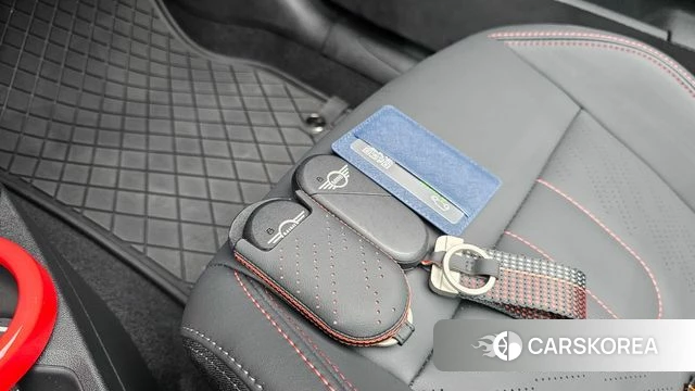 Mini Cooper S Convertible 4th Generation 2026 Серебристо-серый из Кореи, фото 6