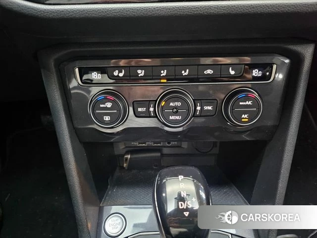 Volkswagen Tiguan Allspace 2020 Серебристо-серый из Кореи, фото 6