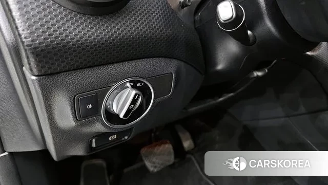 Mercedes-Benz A-Class W176 2018 Белый из Кореи, фото 6