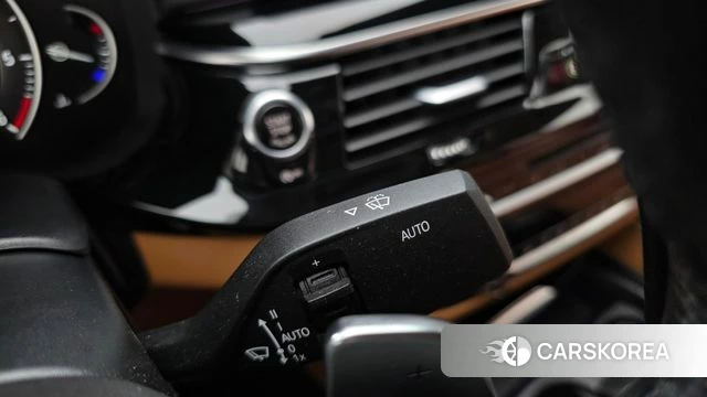 BMW 5 Series (G30) 2018 Черный из Кореи, фото 6