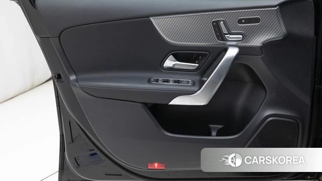 Mercedes-Benz A-Class W177 2024 Черный из Кореи, фото 6