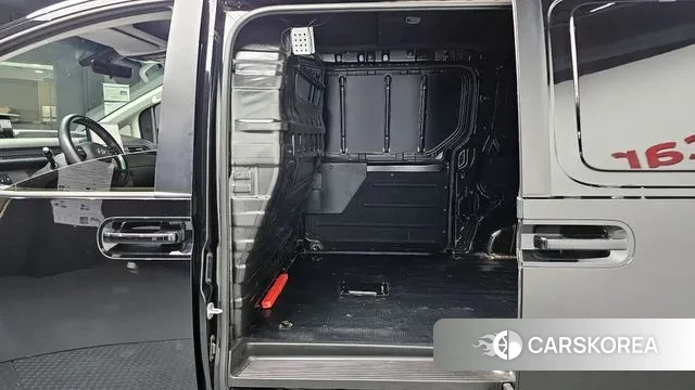 Hyundai Staria 2025 Черный из Кореи, фото 6