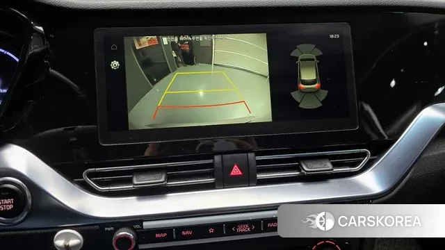 Kia Niro Plus 2023 Серебряный из Кореи, фото 6