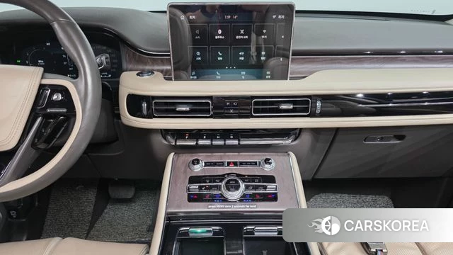 Lincoln Aviator 2nd generation 2023 Белый из Кореи, фото 6