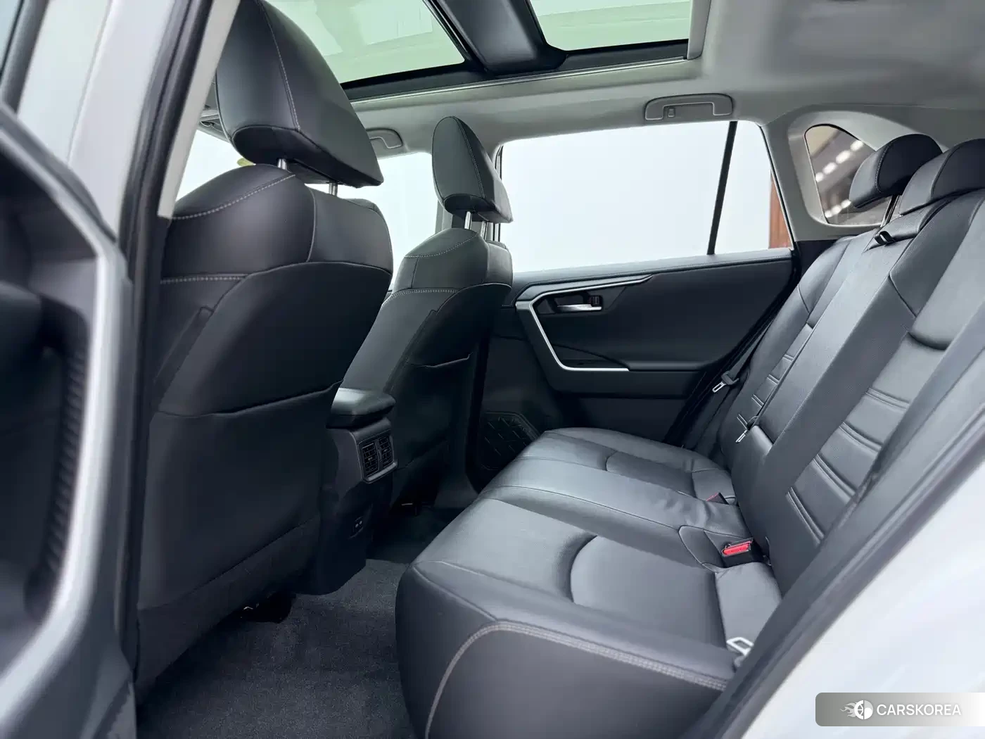 Toyota RAV4 2024 Белый из Китая, фото 6