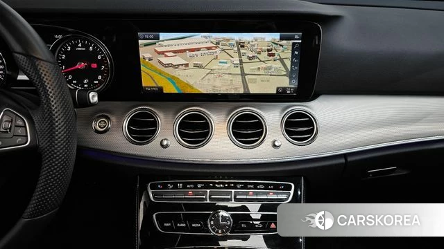 Mercedes-Benz E-Class W213 2018 Белый из Кореи, фото 6