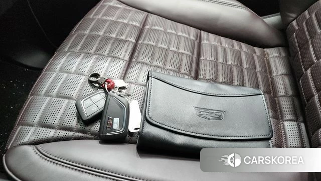 Cadillac Escalade 5th Generation 2023 Черный из Кореи, фото 6