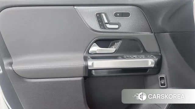 Mercedes-Benz EQB X243 2023 Белый из Кореи, фото 6