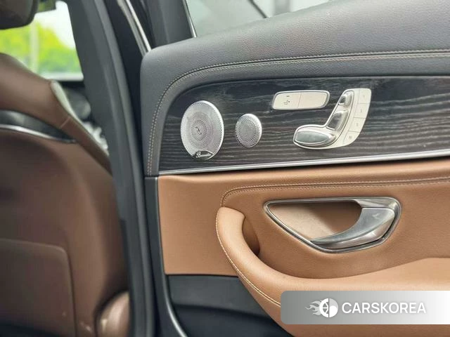 Mercedes-Benz E-class 2021 Черный из Китая, фото 6