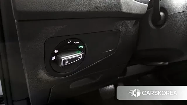 Volkswagen Tiguan second Generation 2021 Белый из Кореи, фото 6