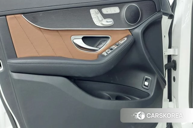 Mercedes-Benz GLC-Class X253 2022 Белый из Кореи, фото 6