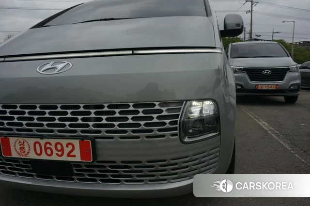 Hyundai Staria 2023 Серебряный из Кореи, фото 6