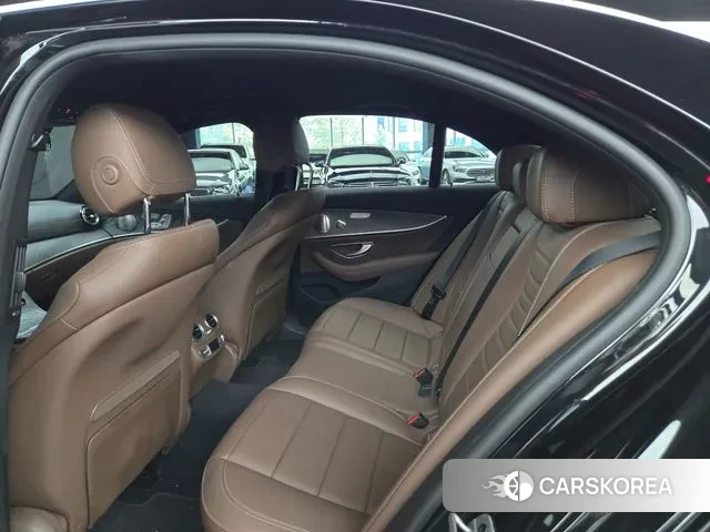 Mercedes-Benz E-Class W213 2023 Черный из Кореи, фото 6