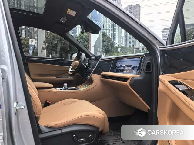 Geely Galaxy Galaxy L7 2025 Серебристо-серый из Китая, фото 6