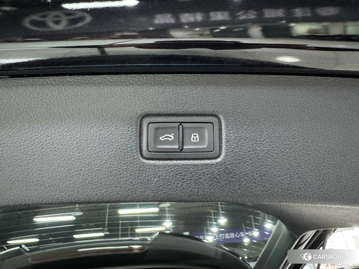 Audi Q7 2020 Черный из Китая, фото 6