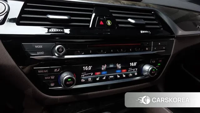 BMW 5 Series (G30) 2018 Черный из Кореи, фото 6