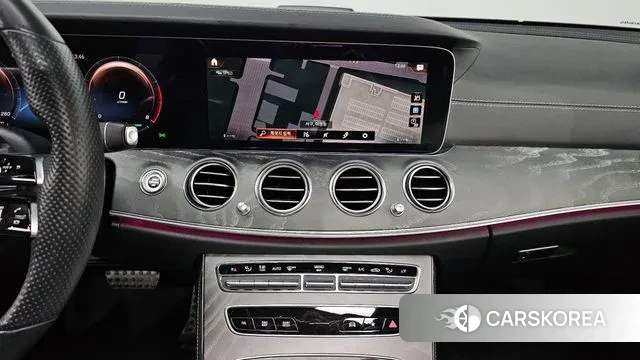 Mercedes-Benz E-Class W213 2022 Белый из Кореи, фото 6