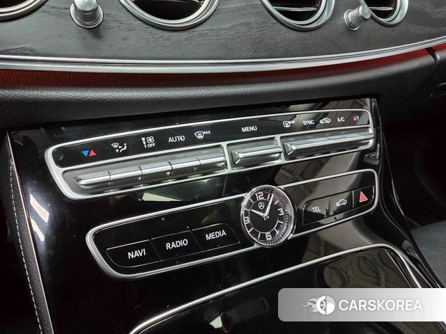 Mercedes-Benz E-Class W213 2018 Серебряный из Кореи, фото 6