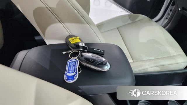 Hyundai Kona (SX2) 2025 Белый из Кореи, фото 6