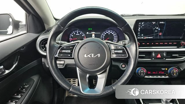 Kia The New K3 2nd generation 2023 Белый из Кореи, фото 6