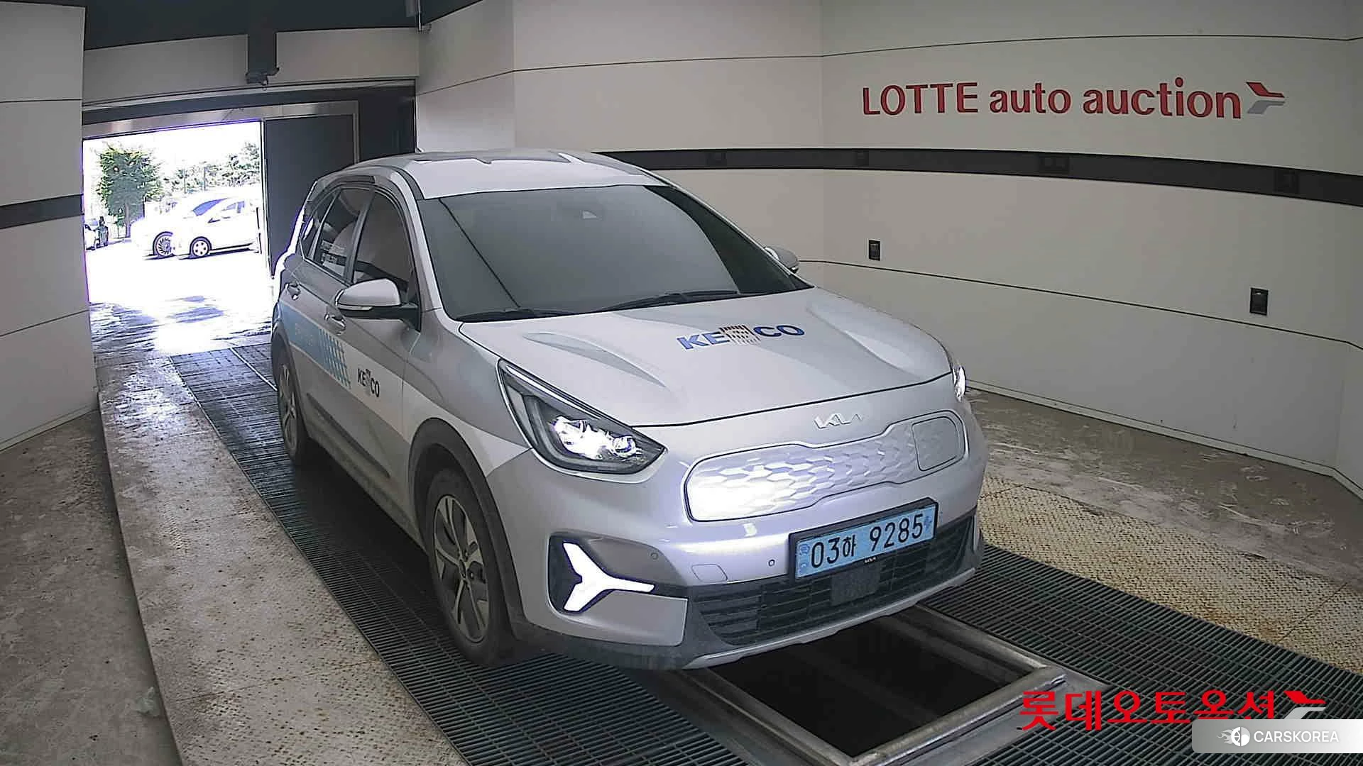 Kia Niro Plus 2023 Sparkling Silver из Кореи, фото 6